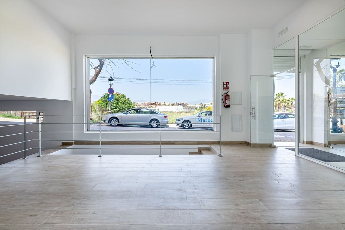 Office for rent in Cancelada - € 2,350 (Ref: 10021669)
