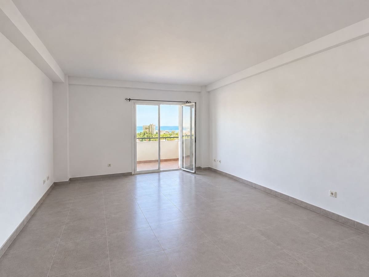 1 bedroom Apartment for rent in Calahonda with pool - € 1,350 (Ref: 10057679)