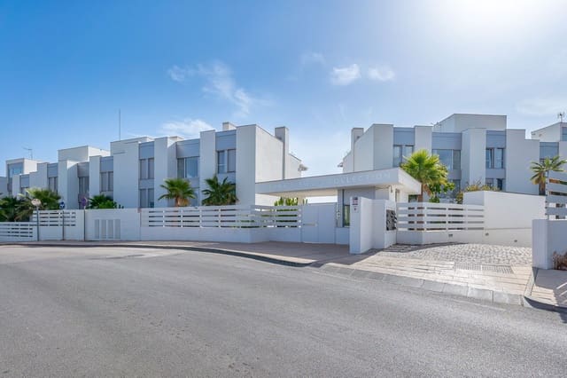 2 makuuhuone Kattohuoneisto myytävänä paikassa Cancelada, Estepona mukana uima-altaan 
autotalli - 589 000 € (Ref: 10065515)