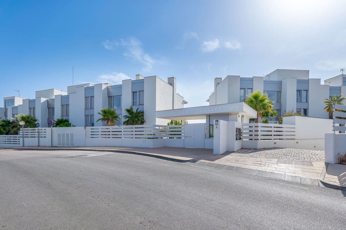 2 bedroom Penthouse for sale in Cancelada with pool garage - € 589,000 (Ref: 10065515)