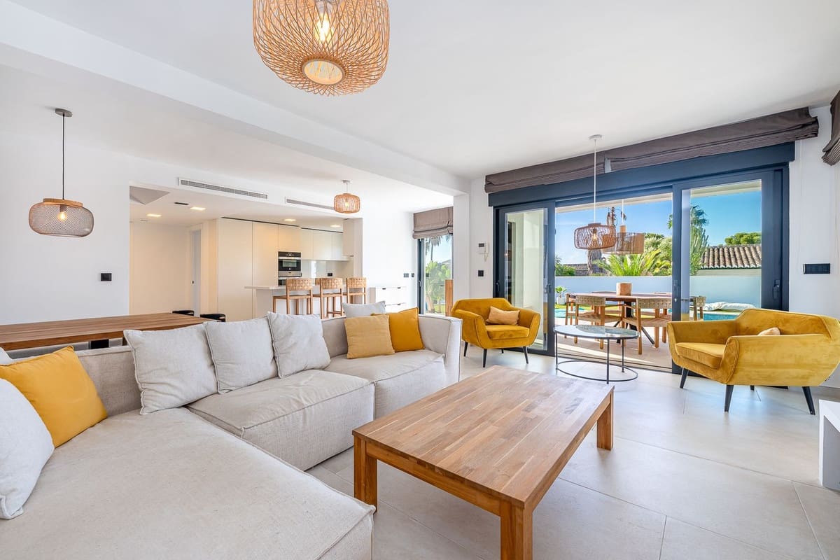 4 slaapkamer Villa te koop in Calahonda met zwembad - € 1.978.000 (Ref: 10095568)