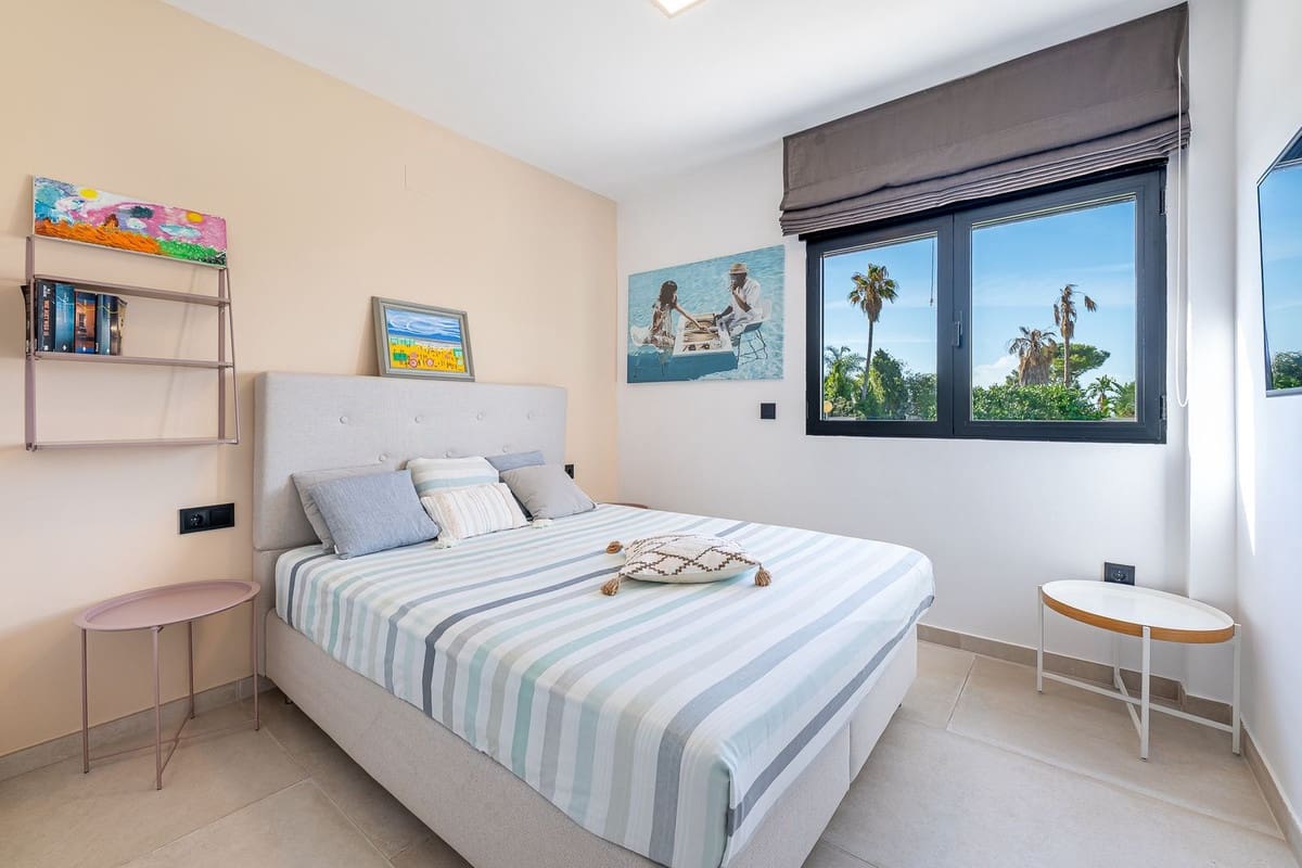 4 slaapkamer Villa te koop in Calahonda met zwembad - € 1.978.000 (Ref: 10095568)