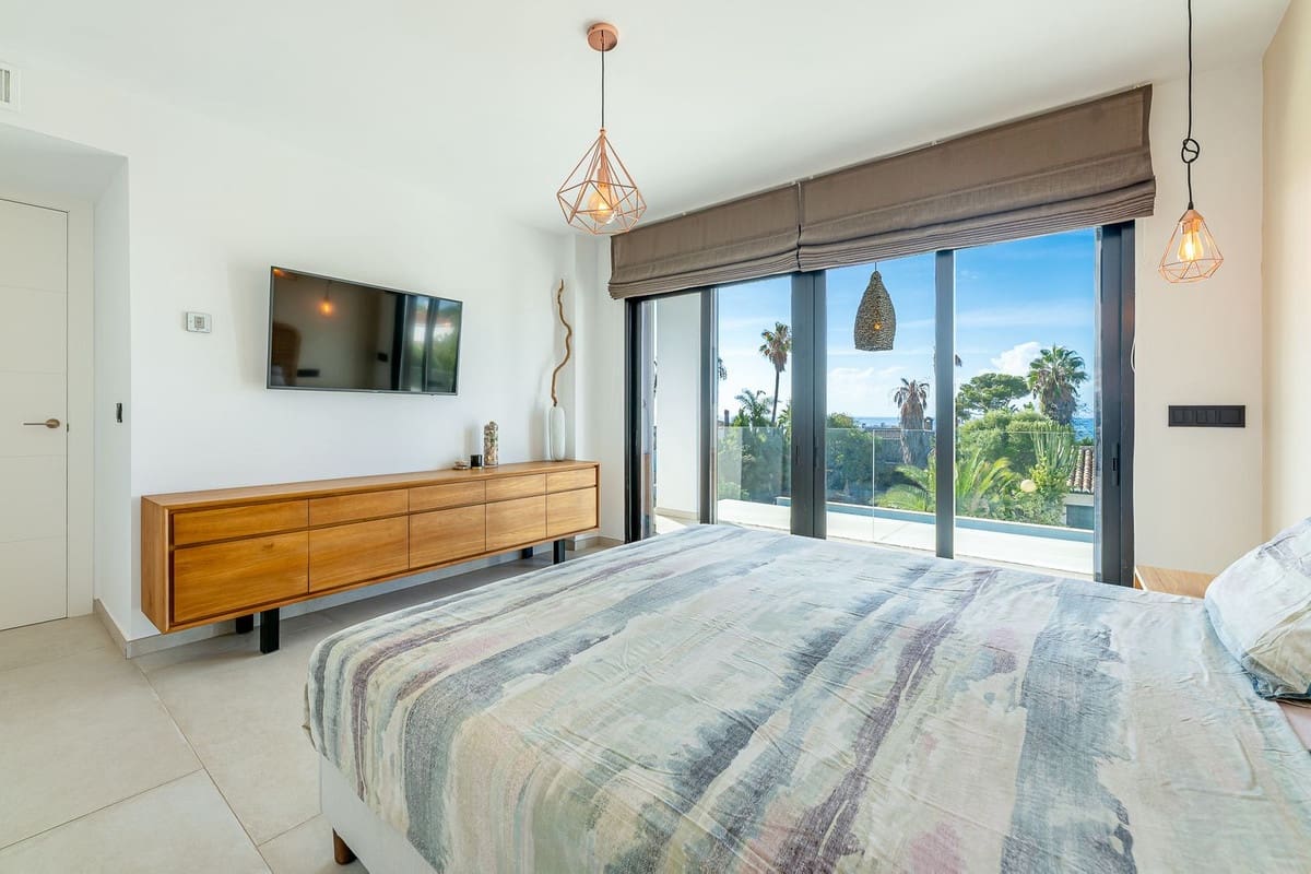 4 slaapkamer Villa te koop in Calahonda met zwembad - € 1.978.000 (Ref: 10095568)