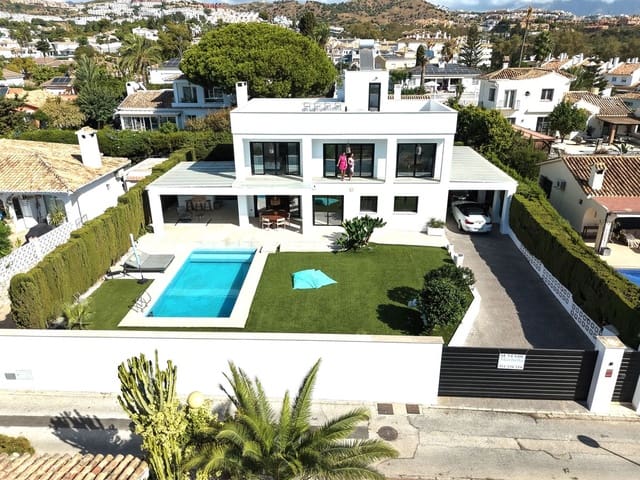 4 slaapkamer Villa te koop in Calahonda, Mijas met zwembad - € 1.978.000 (Ref: 10095568)