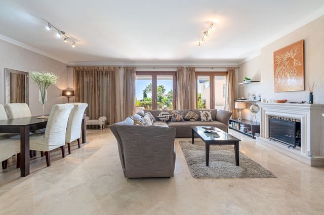 3 chambre Maison de Ville à vendre à El Paraiso, Estepona avec piscine garage - 745 000 € (Ref: 10120605)