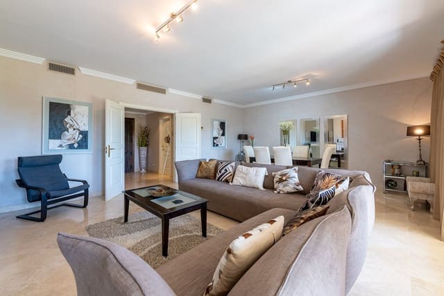 3 chambre Maison de Ville à vendre à El Paraiso, Estepona avec piscine garage - 745 000 € (Ref: 10120605)