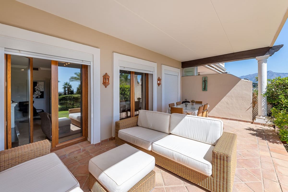 3 quarto Casa em Banda para venda em El Paraiso com piscina garagem - 745 000 € (Ref: 10120605)