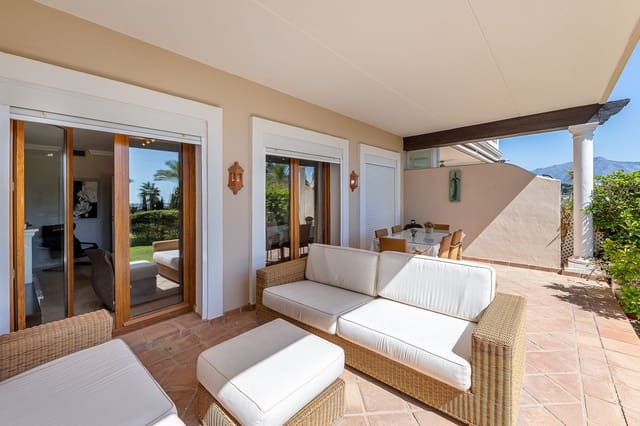 3 chambre Maison de Ville à vendre à El Paraiso, Estepona avec piscine garage - 745 000 € (Ref: 10120605)