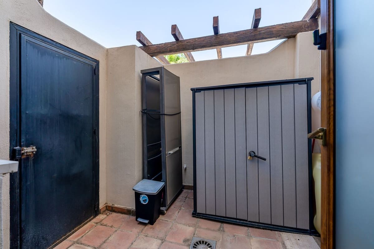 3 quarto Casa em Banda para venda em El Paraiso com piscina garagem - 745 000 € (Ref: 10120605)