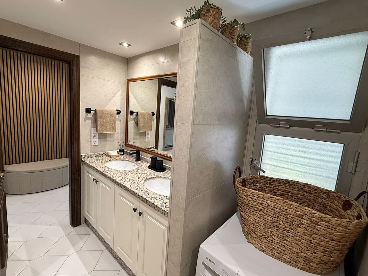 1 soveværelse Studio til salg i Malaga by med swimmingpool garage - € 306.000 (Ref: 10138877)