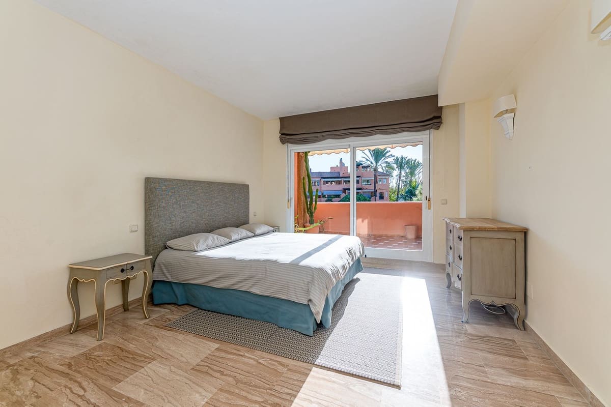 2 sovrum Lägenhet till salu i Guadalmina med pool garage - 630 000 € (Ref: 10154265)