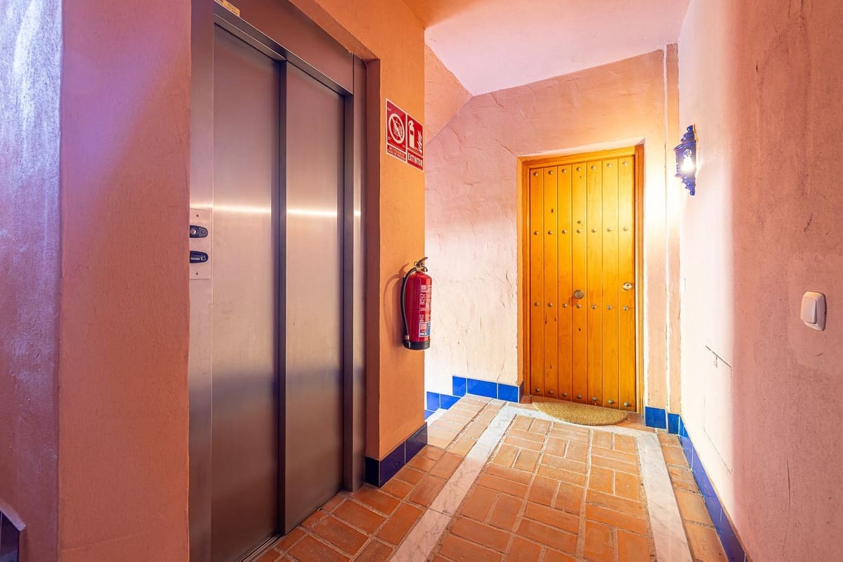 2 sovrum Lägenhet till salu i Guadalmina med pool garage - 630 000 € (Ref: 10154265)