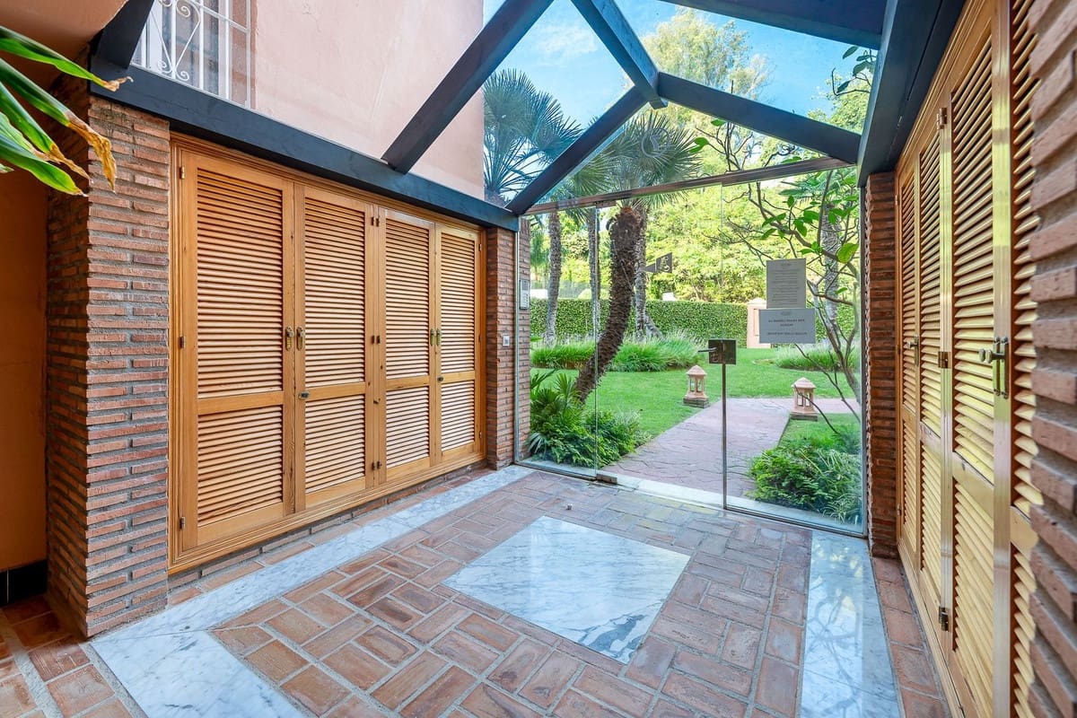 2 sovrum Lägenhet till salu i Guadalmina med pool garage - 630 000 € (Ref: 10154265)