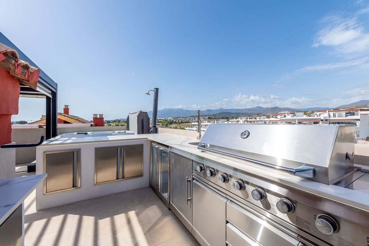 4 chambre Appartement à vendre à Cancelada avec piscine garage - 1 595 000 € (Ref: 10177320)