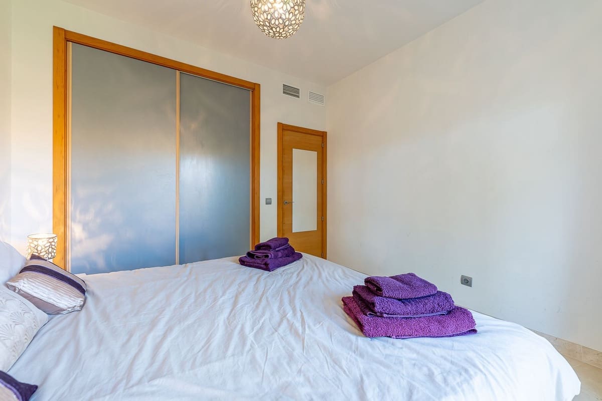 3 bedroom Apartment for sale in El Paraiso with pool garage - € 495,000 (Ref: 10179229)