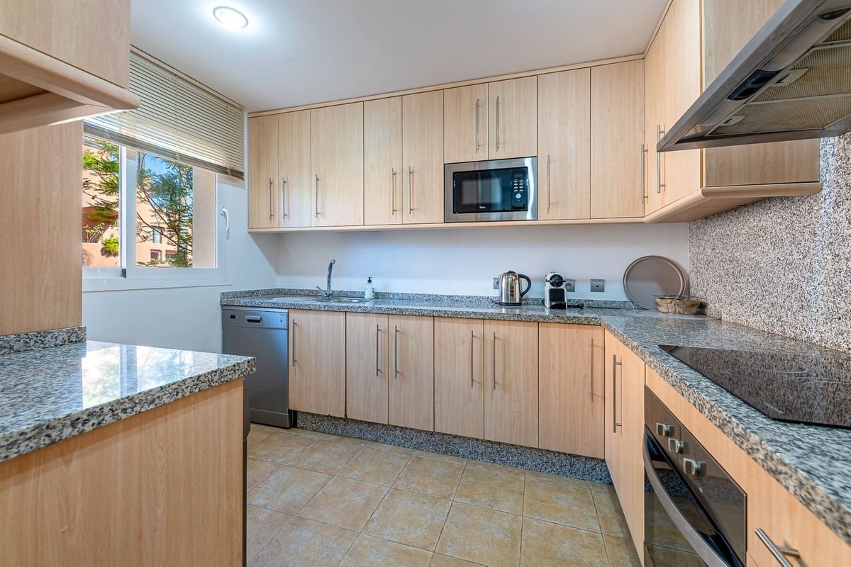 3 bedroom Apartment for sale in El Paraiso with pool garage - € 495,000 (Ref: 10179229)