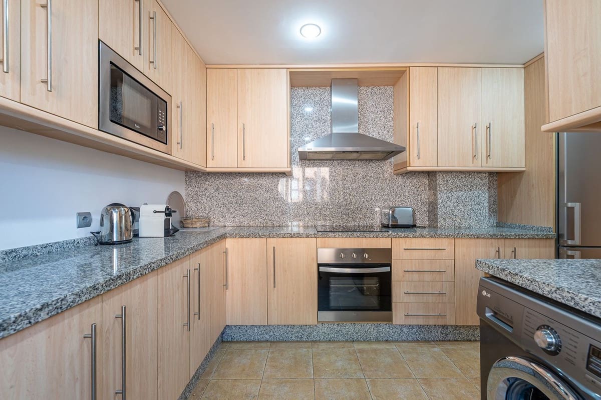 3 bedroom Apartment for sale in El Paraiso with pool garage - € 495,000 (Ref: 10179229)