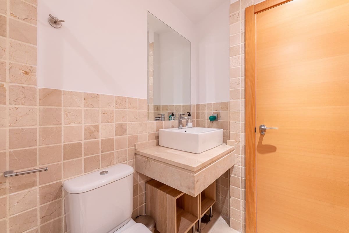 3 bedroom Apartment for sale in El Paraiso with pool garage - € 495,000 (Ref: 10179229)