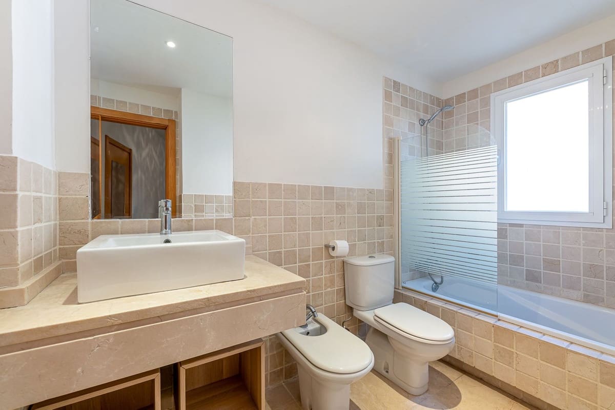 3 bedroom Apartment for sale in El Paraiso with pool garage - € 495,000 (Ref: 10179229)