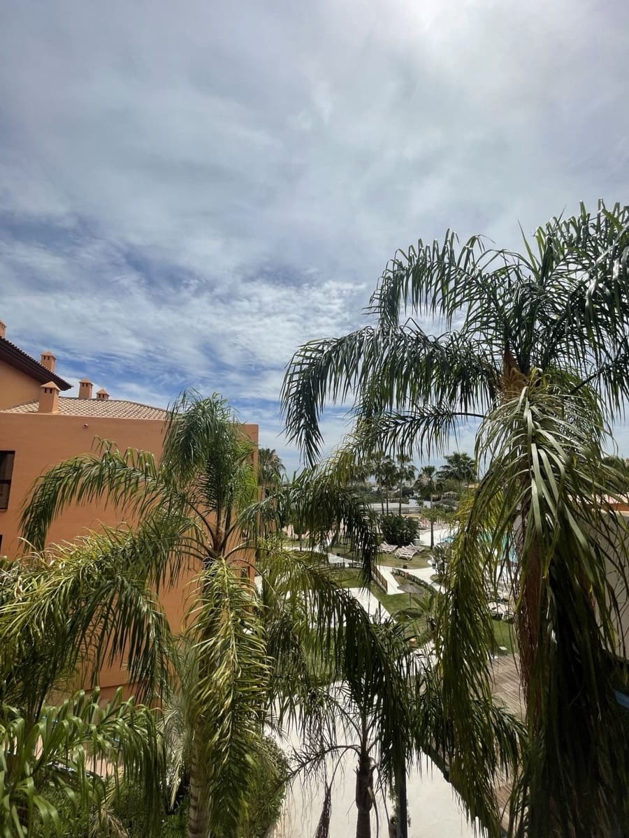 1 bedroom Apartment for sale in BelAir, Estepona with pool garage €