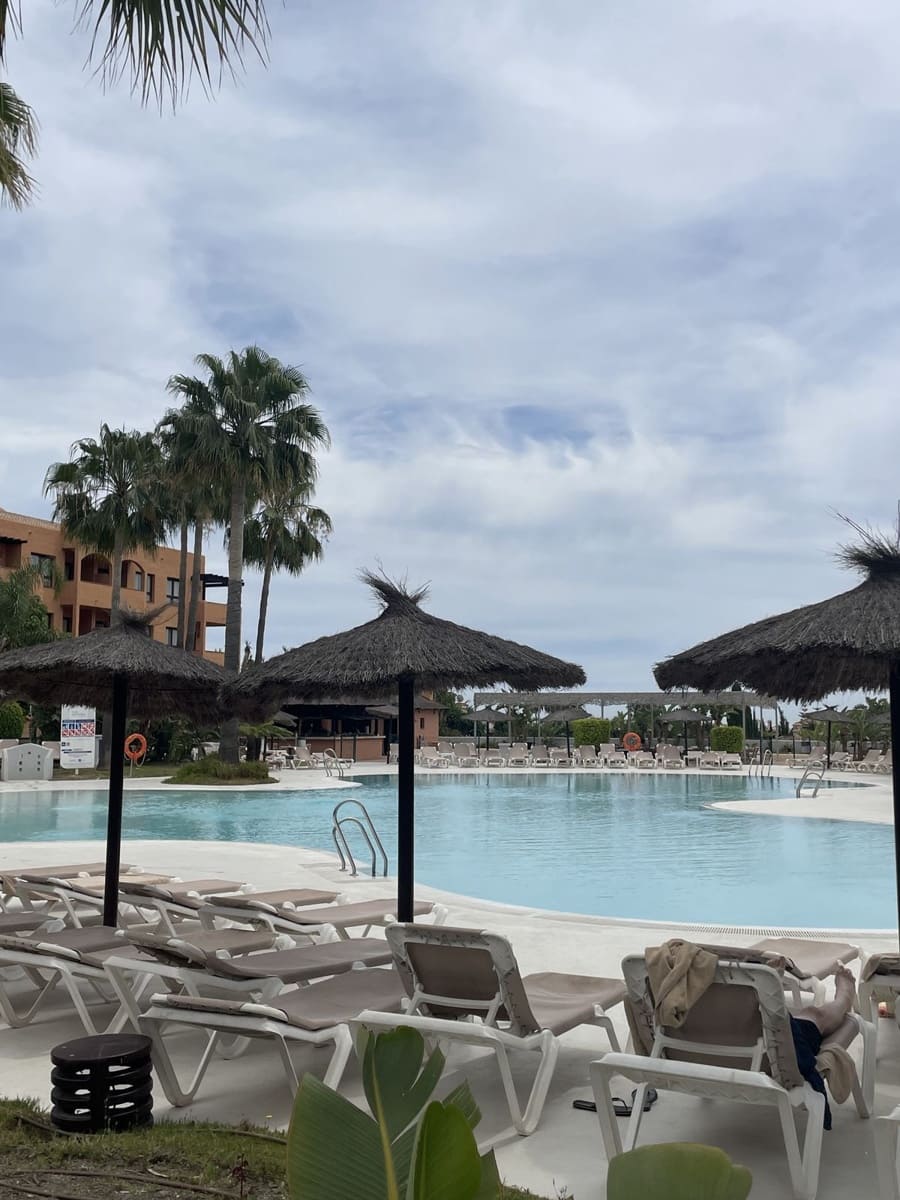 1 bedroom Apartment for sale in BelAir, Estepona with pool garage €