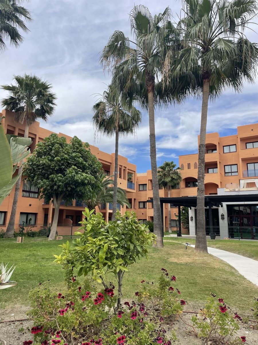 1 bedroom Apartment for sale in BelAir, Estepona with pool garage €