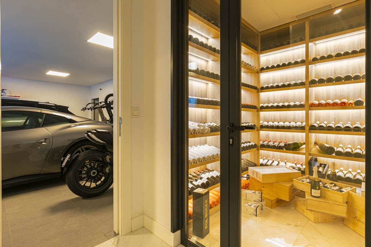 4 makuuhuone Huvila myytävänä paikassa Benahavis mukana uima-altaan 
autotalli - 4 500 000 € (Ref: 8782350)