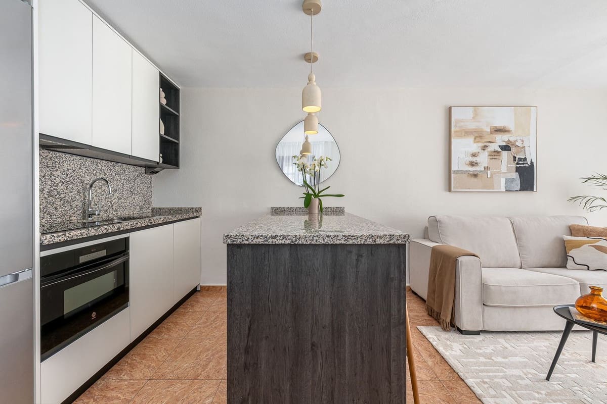 1 sovrum Takvåning till salu i La Duquesa / Puerto de la Duquesa - 264 900 € (Ref: 9891176)