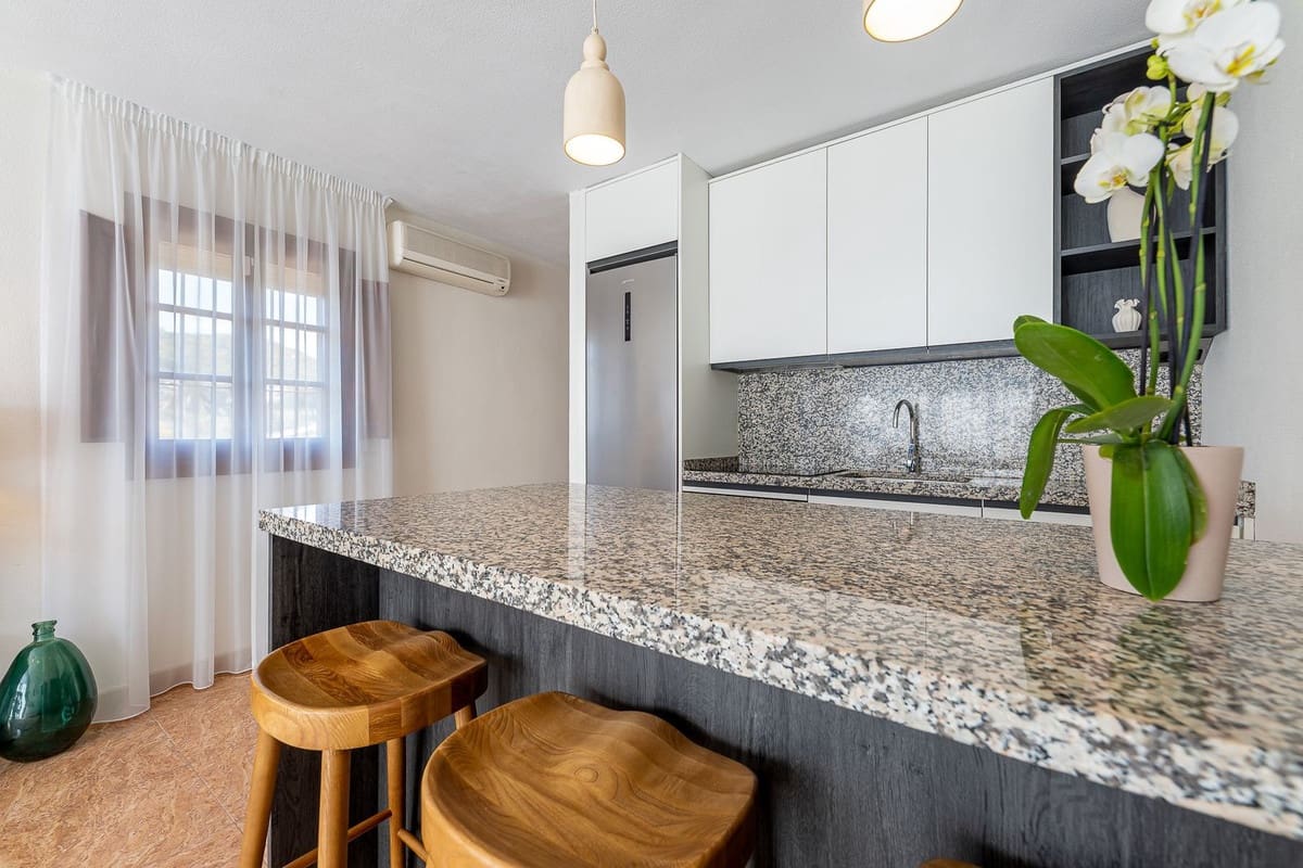 1 sovrum Takvåning till salu i La Duquesa / Puerto de la Duquesa - 264 900 € (Ref: 9891176)