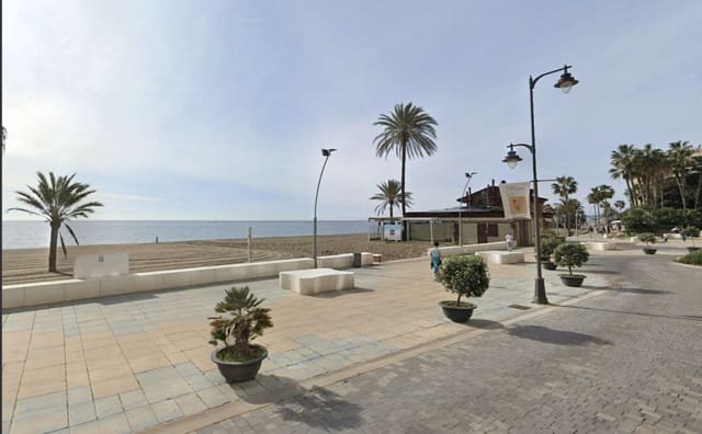 Restaurante/Bar para venda em Estepona - 240 000 € (Ref: 9891177)