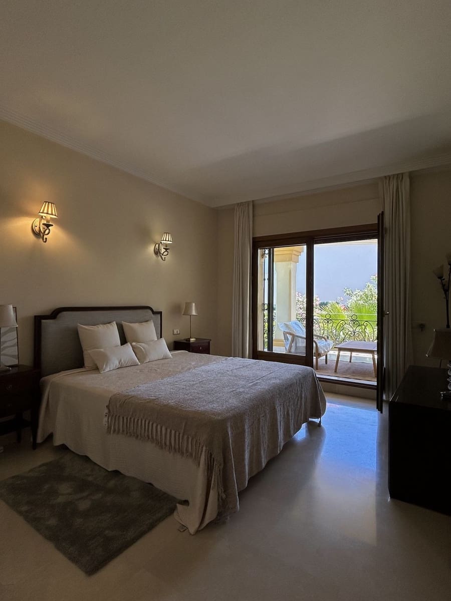 5 quarto Moradia para arrendar em Marbella com piscina garagem - 9 500 € (Ref: 9891178)