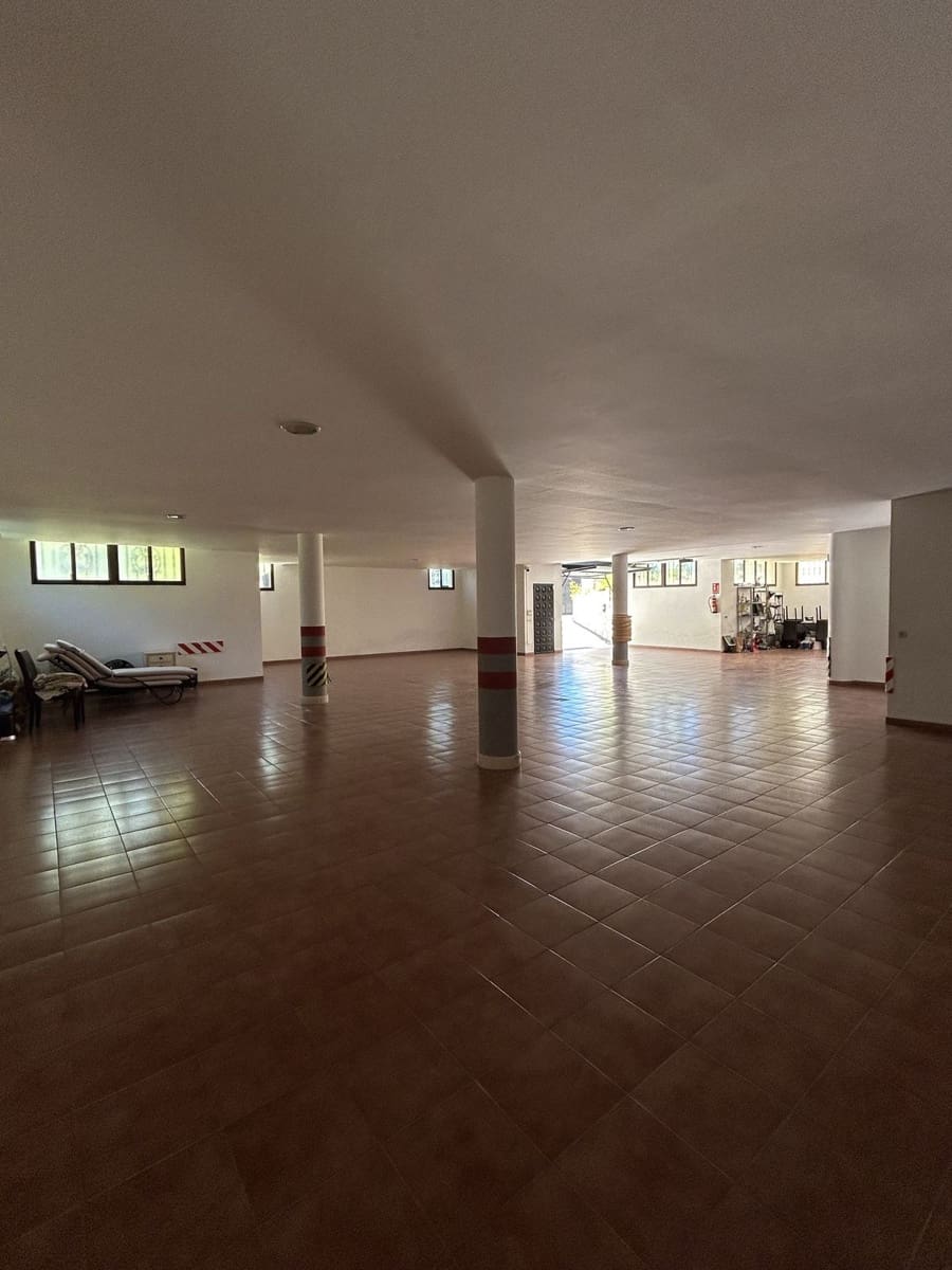 5 quarto Moradia para arrendar em Marbella com piscina garagem - 9 500 € (Ref: 9891178)