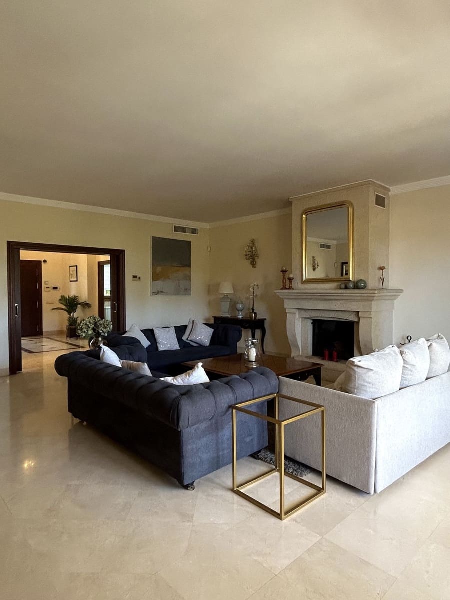 5 quarto Moradia para arrendar em Marbella com piscina garagem - 9 500 € (Ref: 9891178)