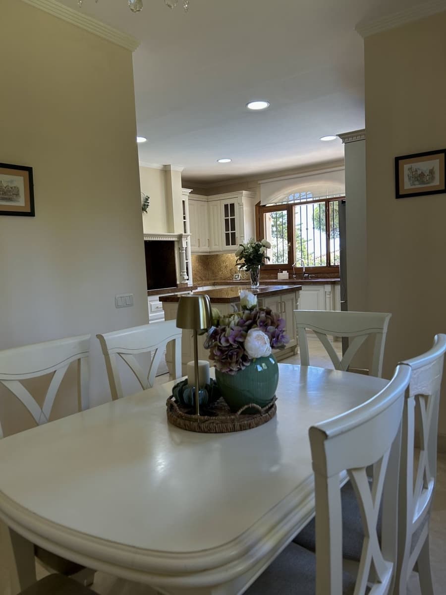 5 quarto Moradia para arrendar em Marbella com piscina garagem - 9 500 € (Ref: 9891178)