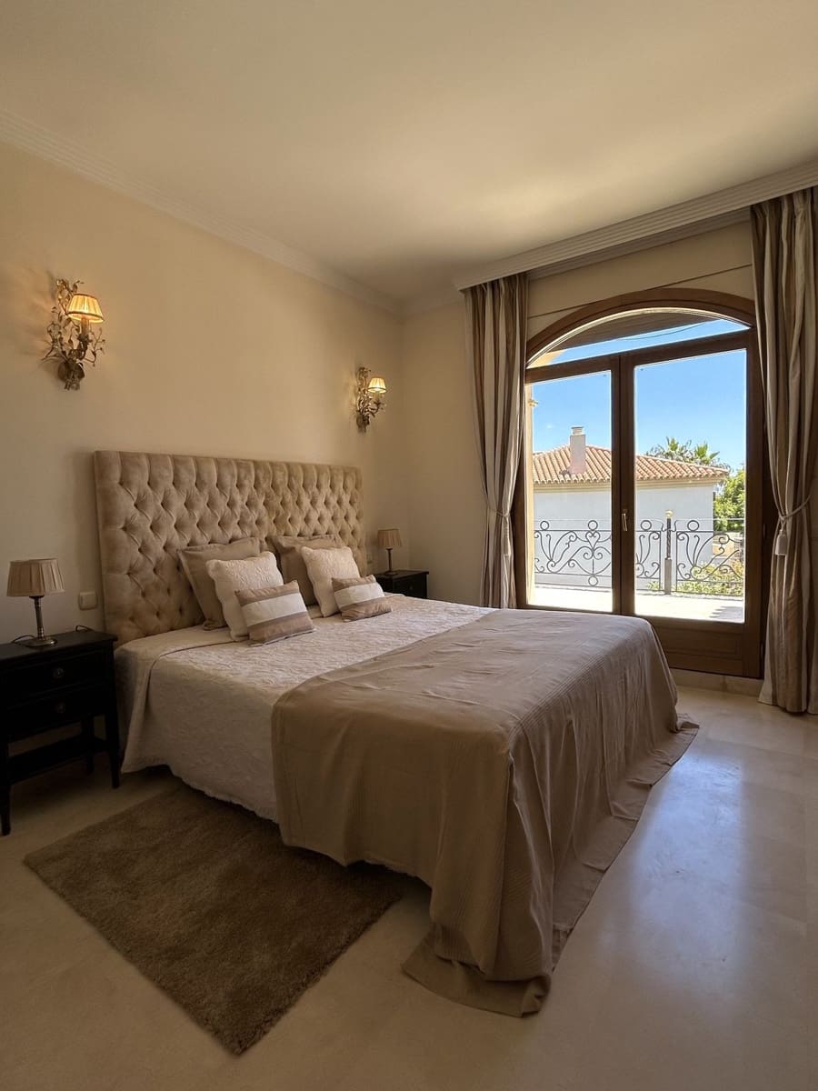 5 quarto Moradia para arrendar em Marbella com piscina garagem - 9 500 € (Ref: 9891178)