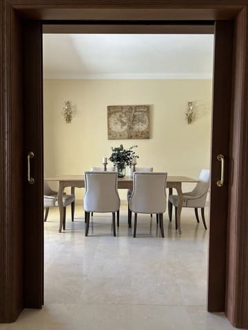 5 bedroom Villa for rent in Marbella with pool garage - € 9,500 (Ref: 9891178)