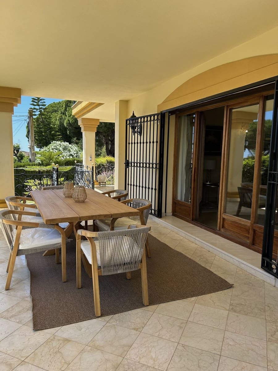 5 quarto Moradia para arrendar em Marbella com piscina garagem - 9 500 € (Ref: 9891178)