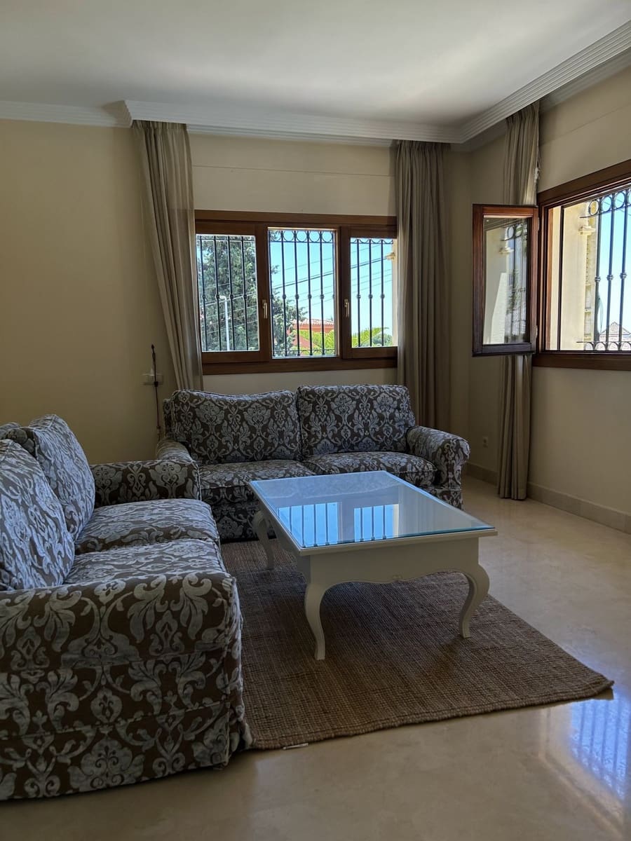 5 quarto Moradia para arrendar em Marbella com piscina garagem - 9 500 € (Ref: 9891178)