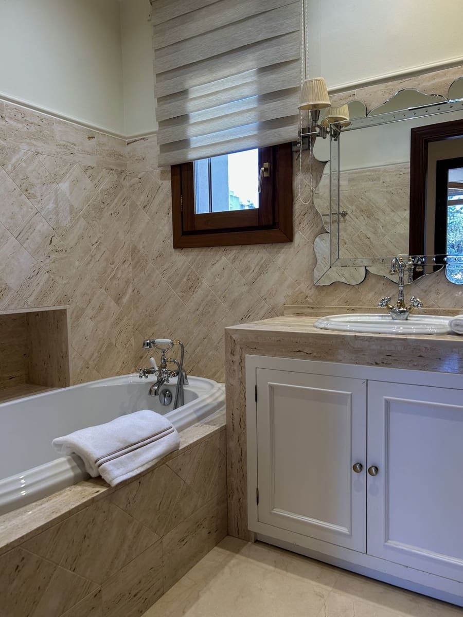 5 quarto Moradia para arrendar em Marbella com piscina garagem - 9 500 € (Ref: 9891178)