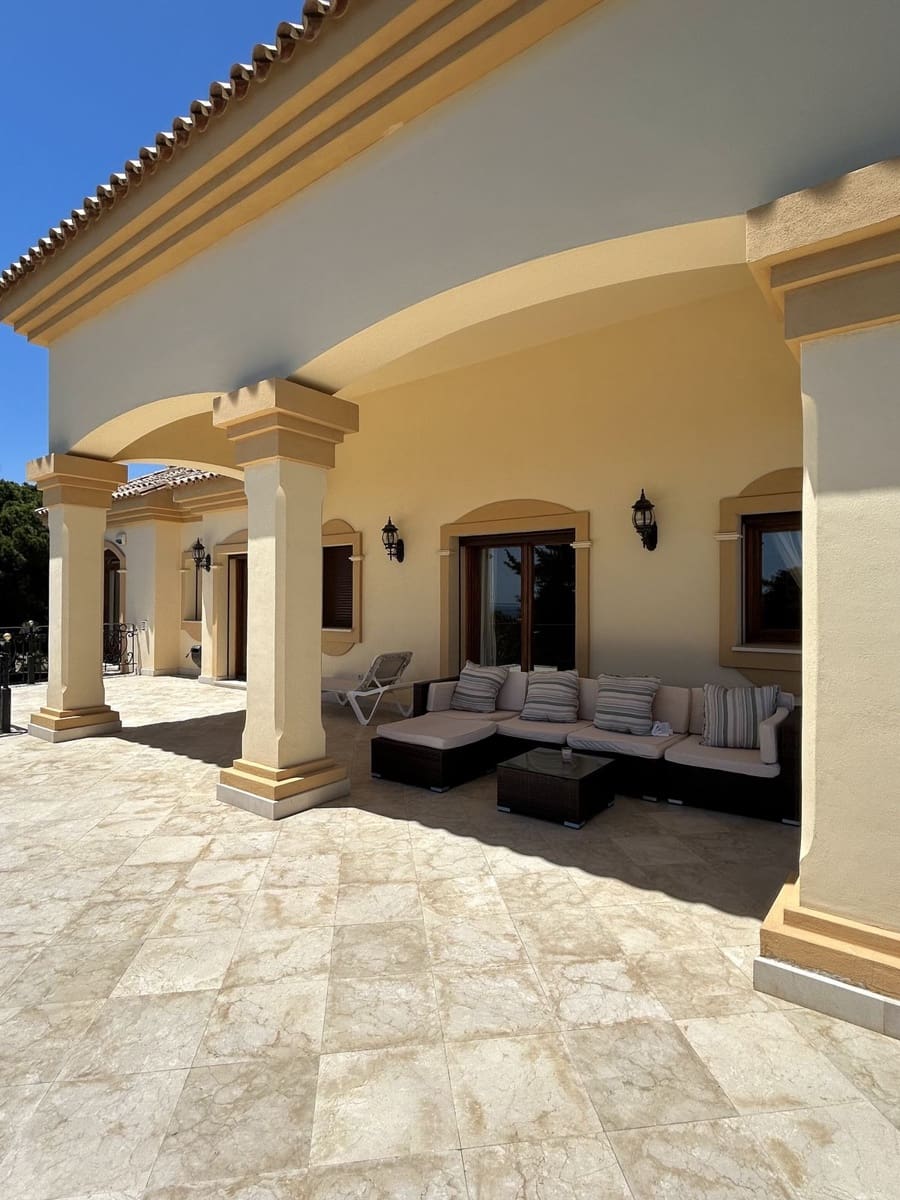 5 quarto Moradia para arrendar em Marbella com piscina garagem - 9 500 € (Ref: 9891178)