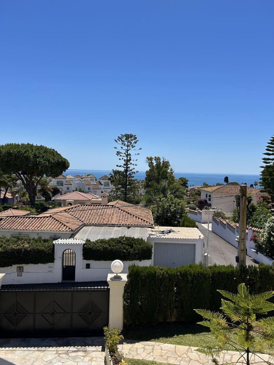 5 quarto Moradia para arrendar em Marbella com piscina garagem - 9 500 € (Ref: 9891178)
