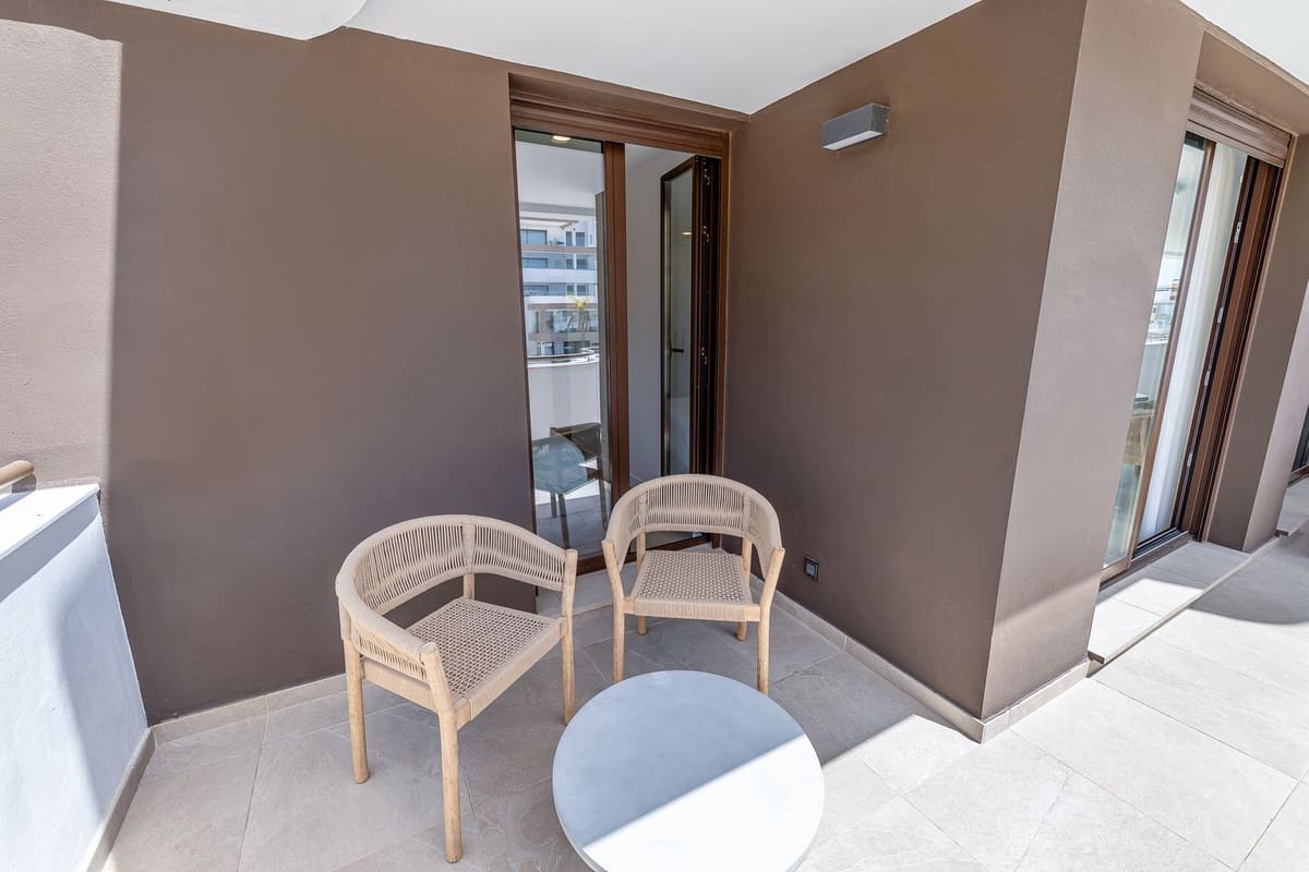 3 chambre Appartement à vendre à Estepona avec piscine garage - 659 000 € (Ref: 9891180)