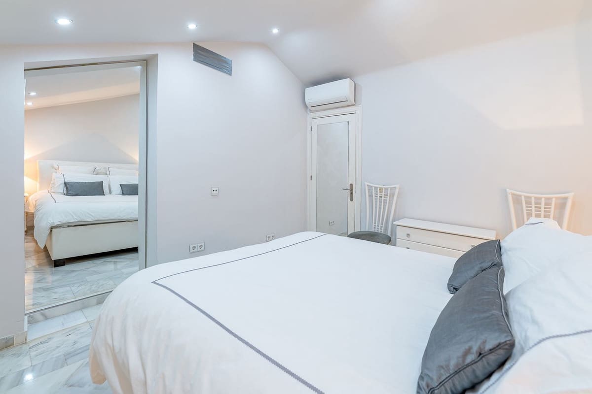 3 bedroom Townhouse for sale in Nueva Andalucia with pool garage - € 847,000 (Ref: 9891181)