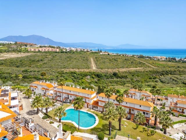 Apartamento de 3 habitaciones en Manilva en venta con piscina - 399.000 € (Ref: 9891182)