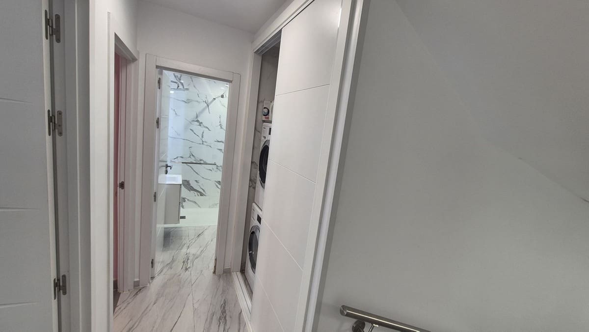4 sypialnia Dom na sprzedaż w La Reserva z basenem garażem - 675 000 € (Ref: 9891186)
