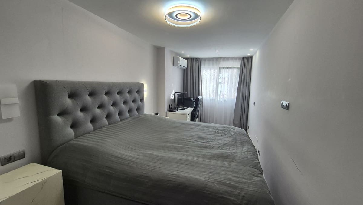 4 sypialnia Dom na sprzedaż w La Reserva z basenem garażem - 675 000 € (Ref: 9891186)