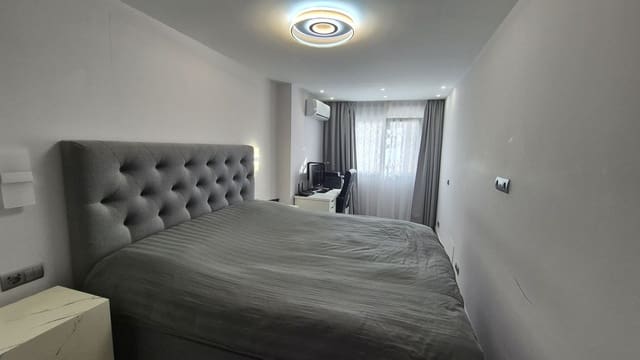 4 soveværelse Byhus til salg i La Reserva, Marbella - € 675.000 (Ref: 9891186)