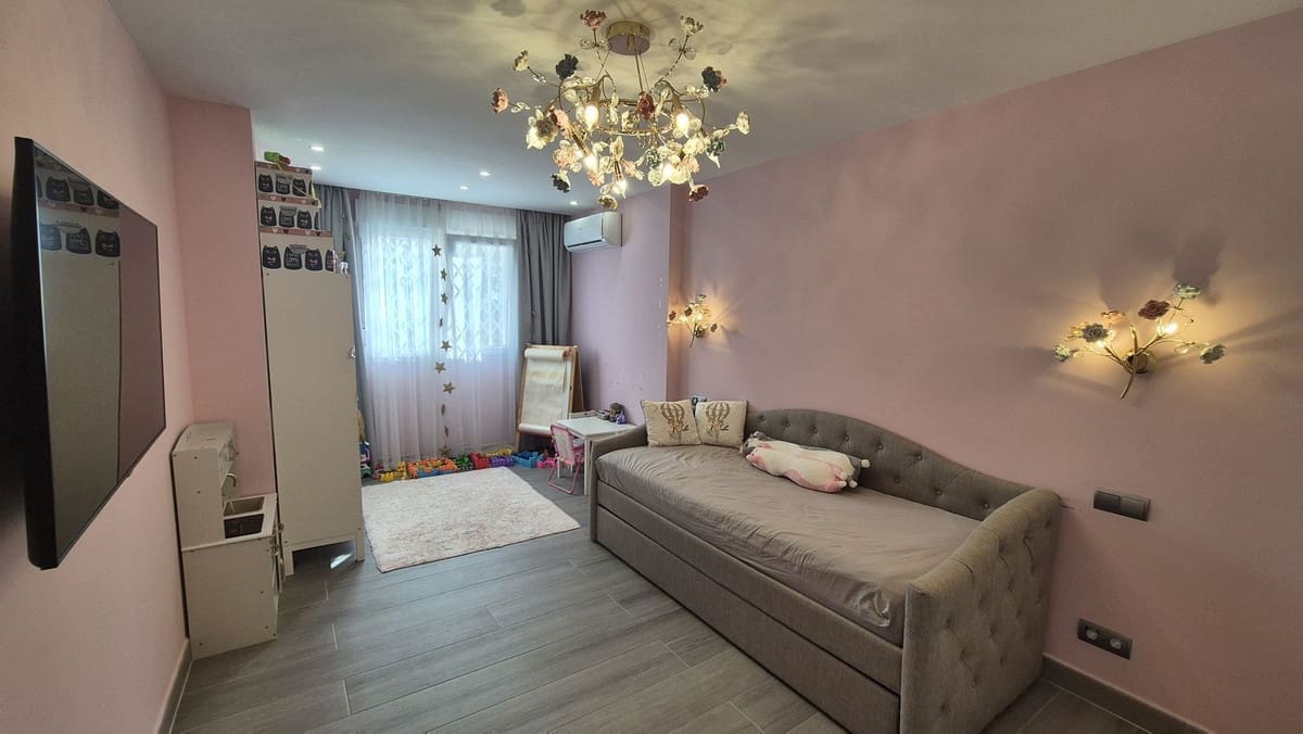 4 sypialnia Dom na sprzedaż w La Reserva z basenem garażem - 675 000 € (Ref: 9891186)