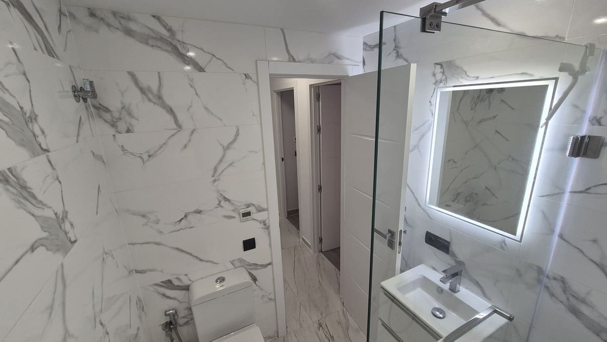 4 sypialnia Dom na sprzedaż w La Reserva z basenem garażem - 675 000 € (Ref: 9891186)