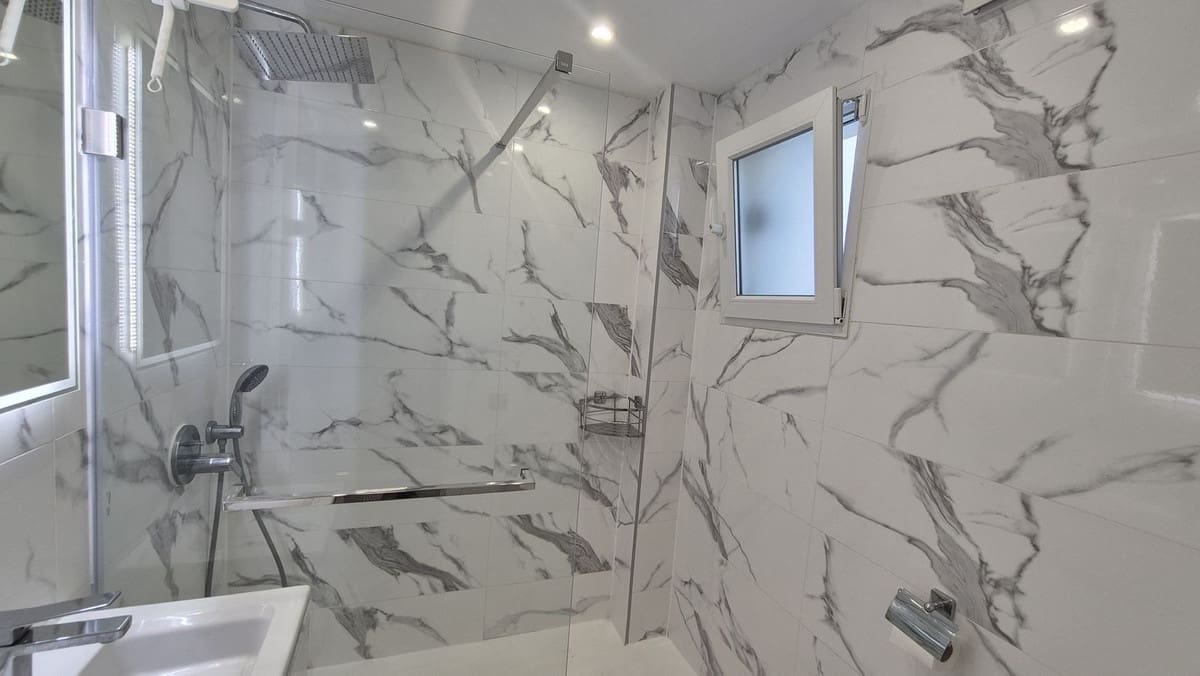 4 sypialnia Dom na sprzedaż w La Reserva z basenem garażem - 675 000 € (Ref: 9891186)